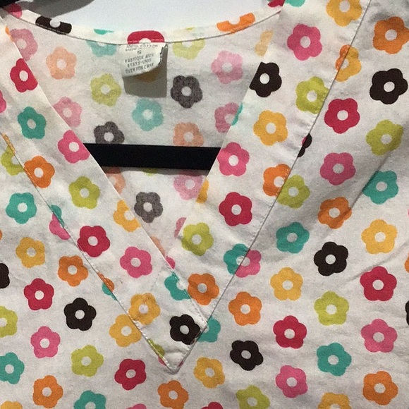 Scrub top - Picture 2 of 6